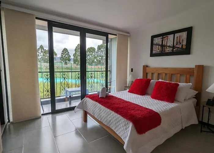 Apto Lujo Con Jacuzzi Y Parqueadero Piso 4