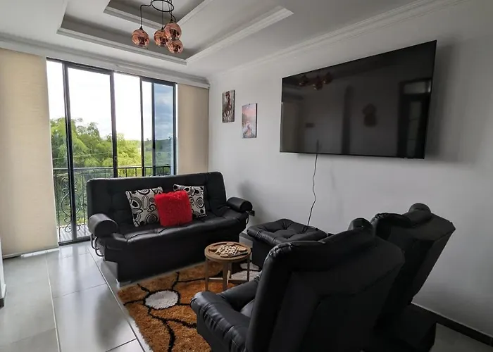 Apto Lujo Con Jacuzzi Y Parqueadero Piso 4