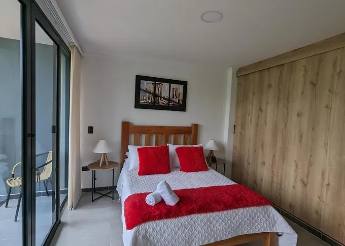 Apto Lujo Con Jacuzzi Y Parqueadero Piso 4